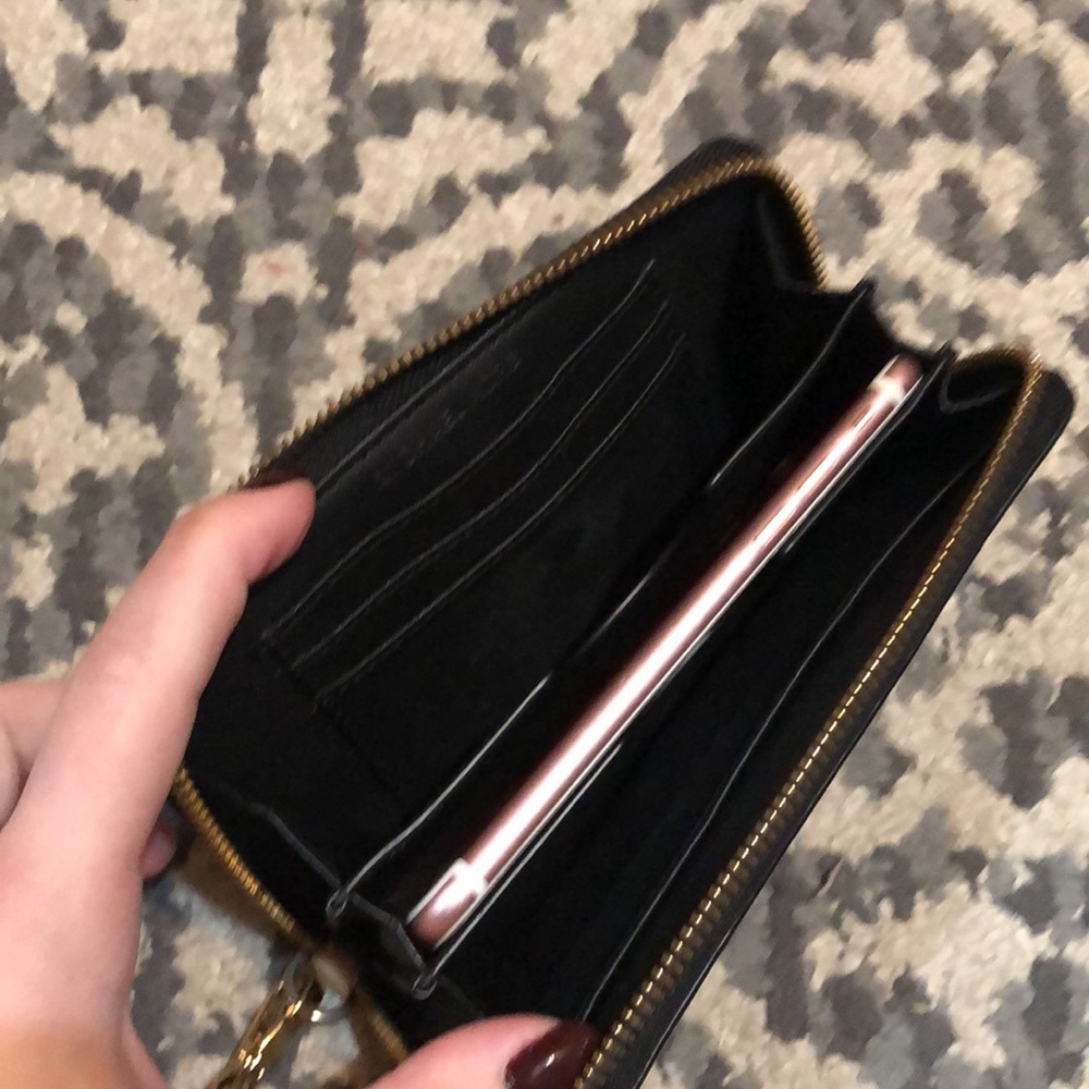 Michael Kors wristlet - Picture 4 of 7